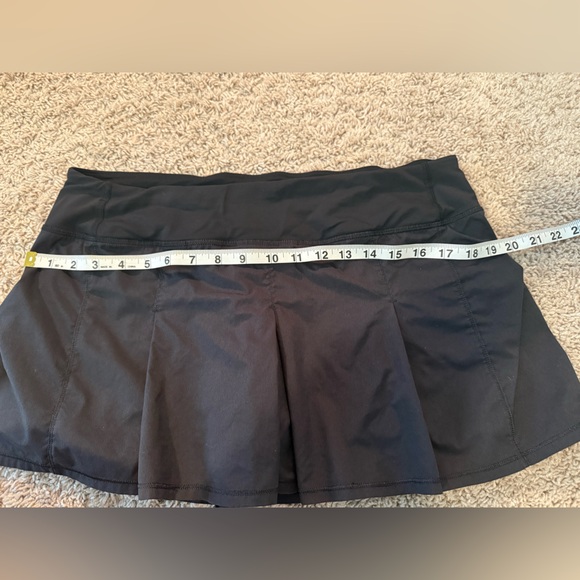 Lululemon Skirt - size 10 - Picture 6 of 6